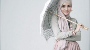 Perawatan Rambut Perempuan Berhijab