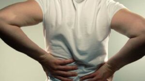 Cara mengobati pegal linu dengan minyak tawon