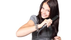 Yang menyebabkan rambut kering