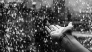 Tips Menjaga Kesehatan di Musim Hujan