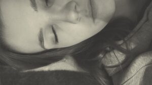 Posisi tidur ibu hamil 5 bulan