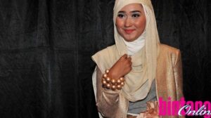 kiat-merias-wajah-bagi-hijabers-dari-dian-pelangi